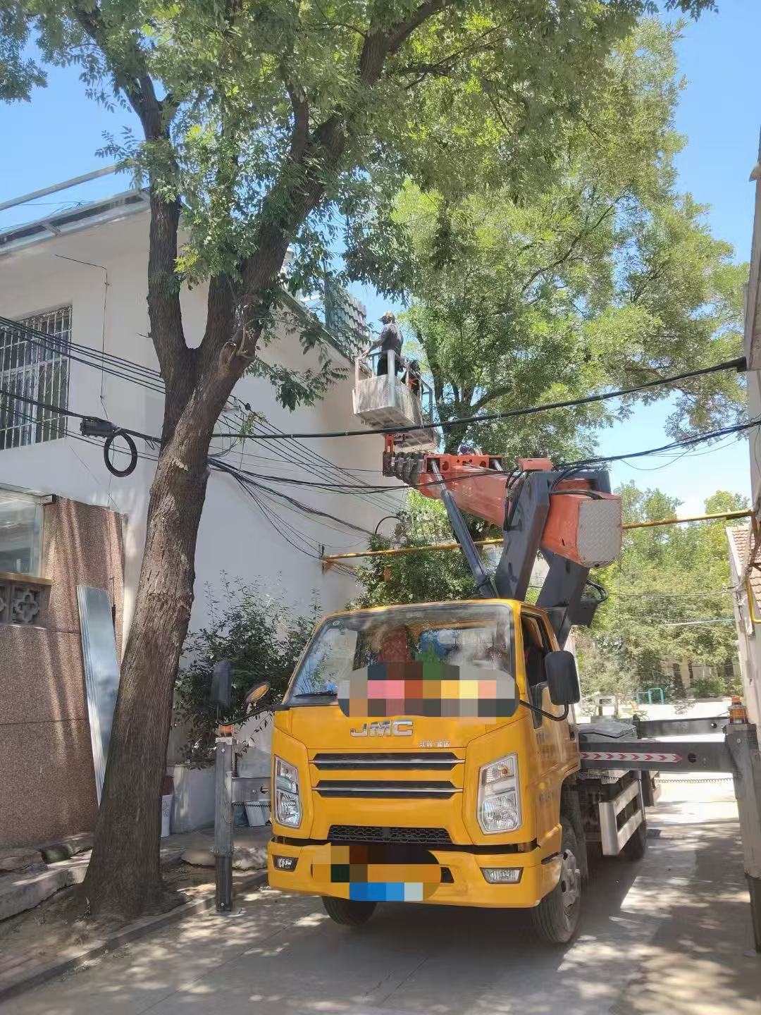 巨野县高空作业车能吊装重物吗？最大承载多少公斤？