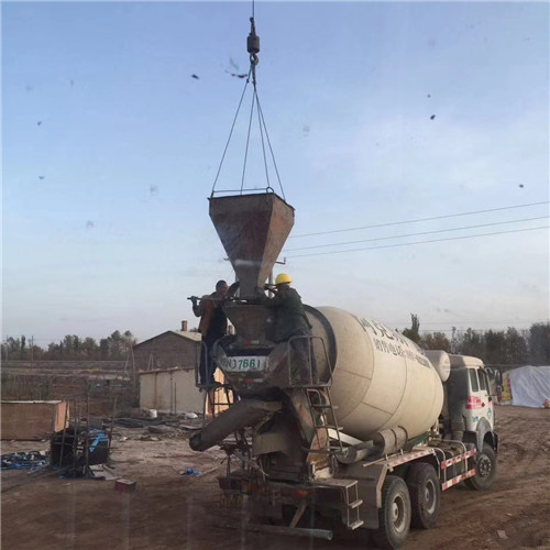 巨野县“精准瞄准”—— 吊车的 “定位导航” 技术