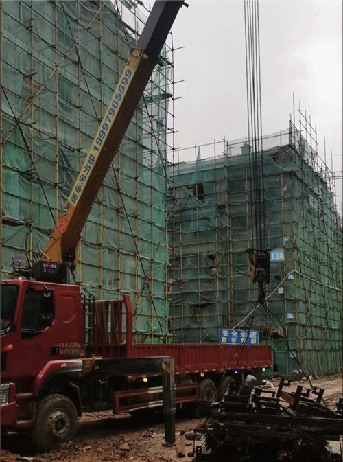 巨野县“慢工细活”—— 吊车的 “微动控制” 技术